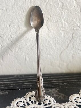 Vintage ONEIDA 1958 CHALICE/HARMONY Straight Handle Infant Feeding Spoon 5 1/2"